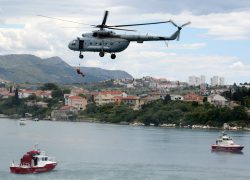 U Ininoj tankerskoj luci u Solinu održana završna pokazna vježba gašenja požara