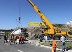 Teška nesreća na ulazu u Split: prevrnuo se ‘mikser‘ i sve zakrčio! Gužve su na sve strane